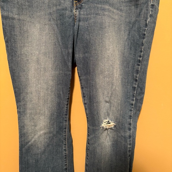 Levi’s 715 Bootcut Mid Rise Medium Wash Jeans 33x32 Womens distressed - Picture 4 of 7